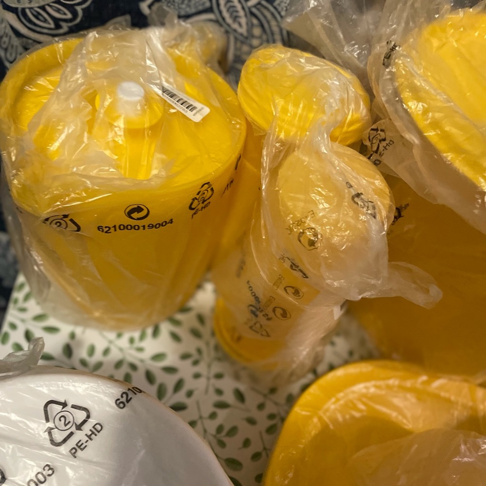 Tupperware yellow set! - Picture 6 of 14